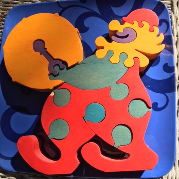 EUC ,Solid, Hand scrolled & painted clown puzzle - Picture 4 of 5